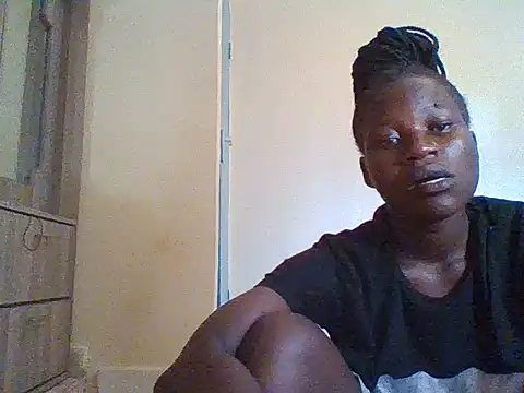 Snapshot of prettychic5 chatting on 11/24/25, 12:38 prettychic5 online show from 11/24/25, 12:38