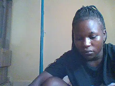 Snapshot of prettychic5 chatting on 11/28/25, 01:14 prettychic5 online show from 11/28/25, 01:14