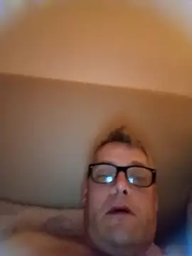 Snapshot of adriaan1975 chatting on 11/02/25, 03:42 adriaan1975 online show from 11/02/25, 03:42