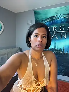 Snapshot of RoseMelanie chatting on 04/15/26, 06:42 RoseMelanie online show from 04/15/26, 06:42