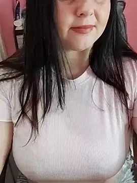 Snapshot of ErikaVlovely chatting on 12/22/24, 02:17 ErikaVlovely online show from 12/22/24, 02:17