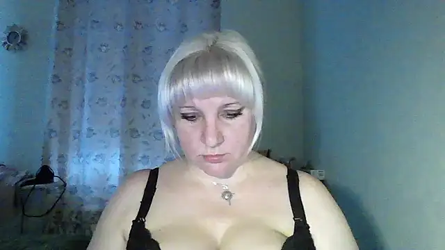 Snapshot of MeilomaWesa chatting on 12/20/25, 10:11 MeilomaWesa online show from 12/20/25, 10:11