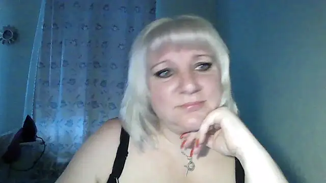 Snapshot of MeilomaWesa chatting on 12/22/25, 10:56 MeilomaWesa online show from 12/22/25, 10:56