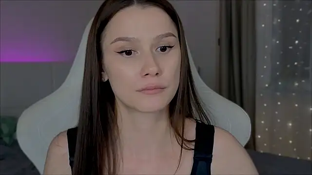 Madi soon online show from 10/07/25, 06:27