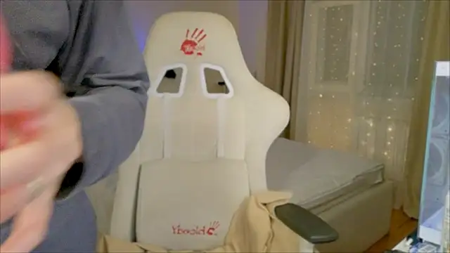 Madi soon online show from 10/27/25, 05:06