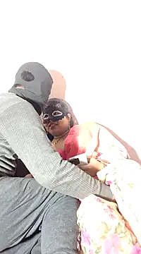 Snapshot of Something_61 chatting on 02/10/25, 05:30 Something 61 online show from 02/10/25, 05:30