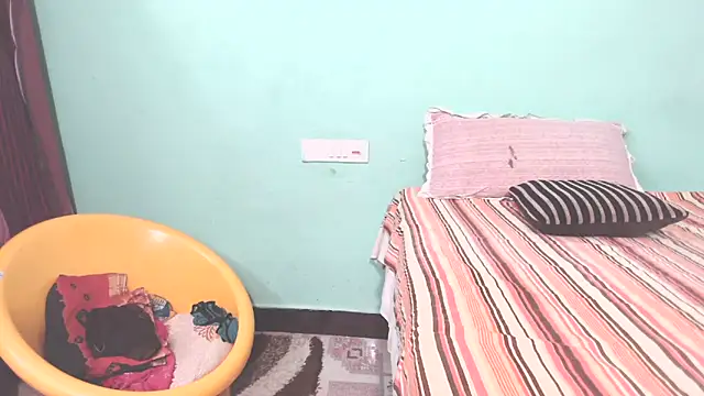 shrutitelugu69 online show from 04/11/26, 04:33