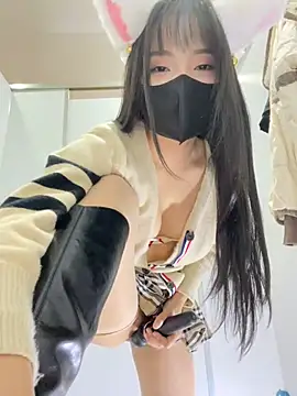 Snapshot of Asia-Lynn chatting on 01/16/25, 01:58 Asia-Lynn online show from 01/16/25, 01:58