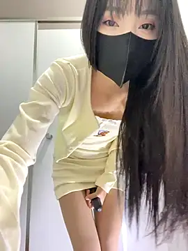 Asia-Lynn online show from 12/17/25, 10:43