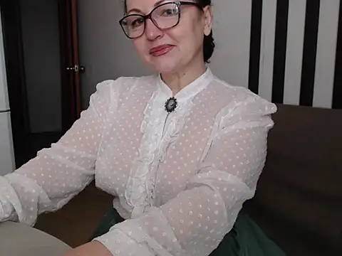 Snapshot of Alma44 chatting on 04/06/26, 07:53 Alma44 online show from 04/06/26, 07:53