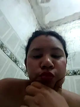 Snapshot of lucy_hairypussy83 chatting on 11/21/25, 11:20 lucy hairypussy83 online show from 11/21/25, 11:20