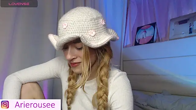 arie rousee sub online show from 10/11/25, 01:49