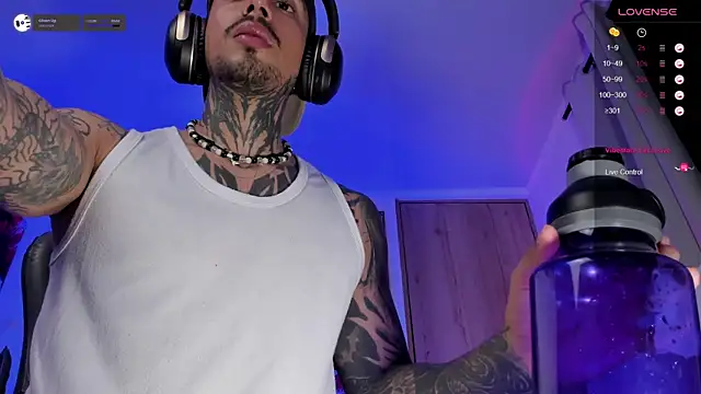 Snapshot of TigerStripes1_ chatting on 03/08/26, 04:16 TigerStripes1 online show from 03/08/26, 04:16