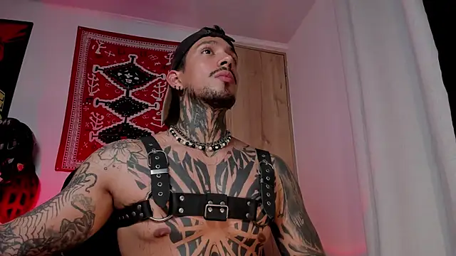 Snapshot of TigerStripes1_ chatting on 03/14/26, 04:40 TigerStripes1 online show from 03/14/26, 04:40