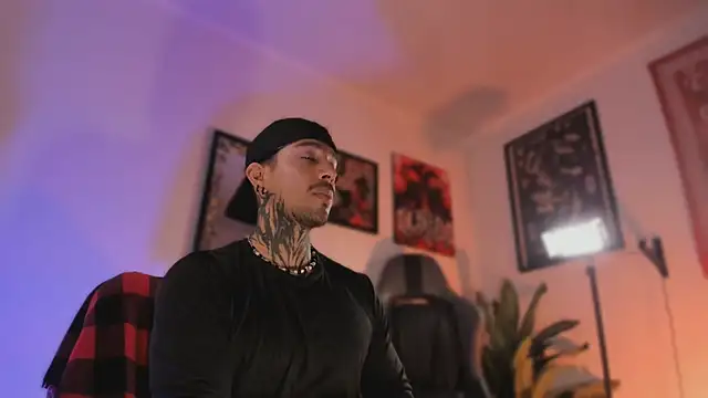 Snapshot of TigerStripes1_ chatting on 04/13/26, 11:05 TigerStripes1 online show from 04/13/26, 11:05