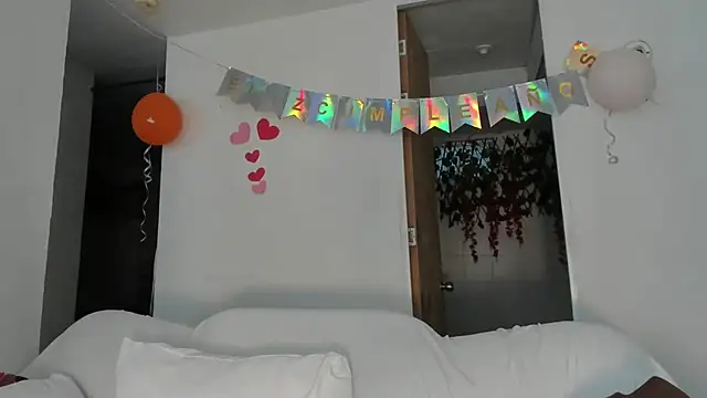 Snapshot of hanarousse chatting on 01/23/25, 11:58 hanarousse online show from 01/23/25, 11:58