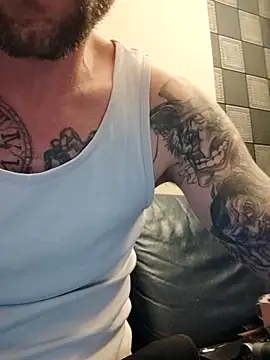 PIercingBoy38 online show from 10/02/25, 07:43