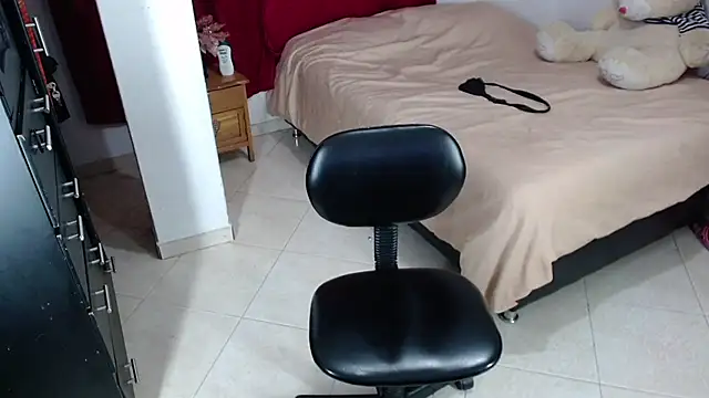 Snapshot of Tiffani_Williams chatting on 01/29/25, 12:33 Tiffani Williams online show from 01/29/25, 12:33