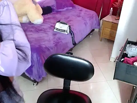 Snapshot of Tiffani_Williams chatting on 03/18/26, 08:34 Tiffani Williams online show from 03/18/26, 08:34