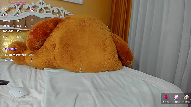 GoldenCaroline online show from 10/07/25, 12:24