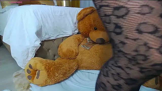 Snapshot of GoldenCaroline chatting on 03/14/26, 06:57 GoldenCaroline online show from 03/14/26, 06:57