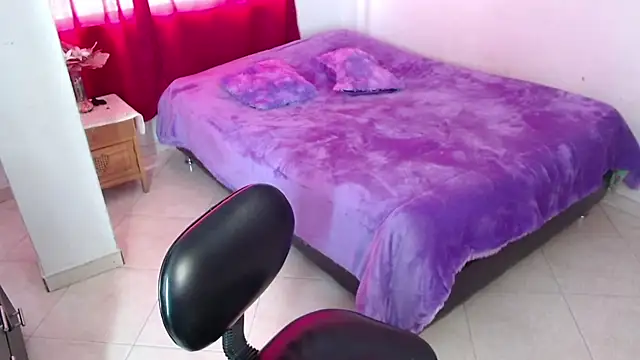 Snapshot of Kathi_04 chatting on 12/19/25, 06:26 Kathi 04 online show from 12/19/25, 06:26