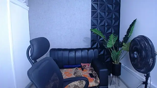 Valentinaa mature online show from 03/25/26, 10:16