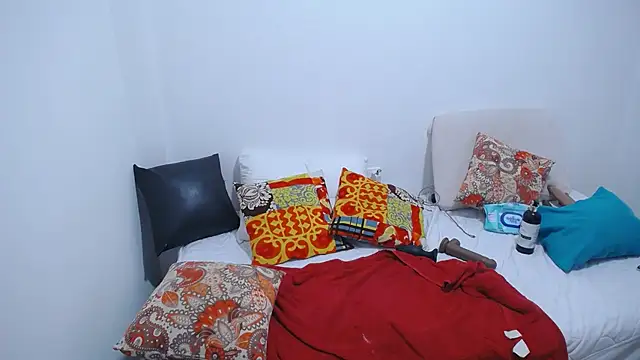 Snapshot of Valentinaa_mature chatting on 07/02/26, 03:23 Valentinaa mature online show from 07/02/26, 03:23