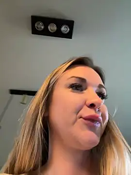 Bella-Tight online show from 12/28/24, 12:56