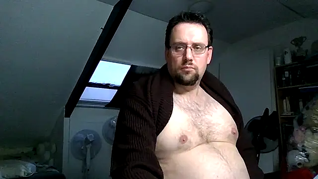 rdewaard81 online show from 12/03/25, 03:21