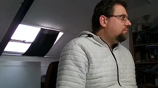 rdewaard81 online show from 12/04/25, 12:36