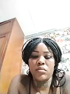 Snapshot of Alissamore3 chatting on 02/06/25, 02:33 Alissamore3 online show from 02/06/25, 02:33