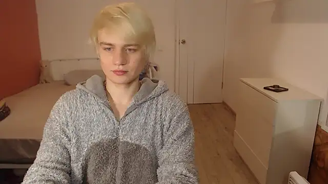 Snapshot of Oliver_sweet_ chatting on 12/22/25, 01:57 Oliver sweet online show from 12/22/25, 01:57