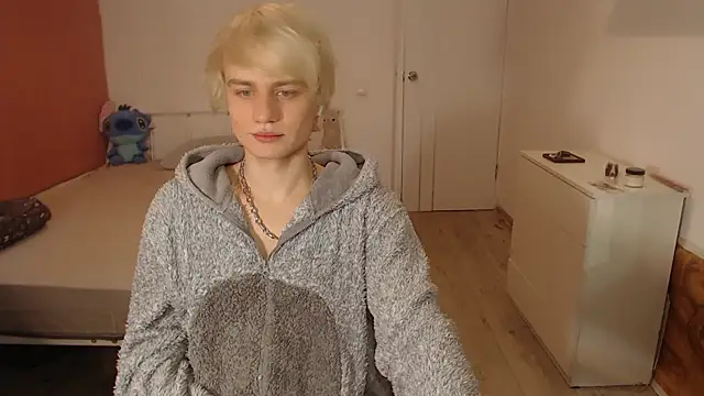 Oliver sweet  online show from 01/12/26, 01:22