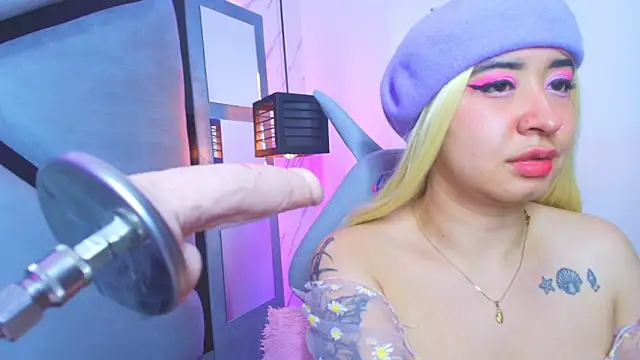 Snapshot of sayumi_dirty chatting on 02/19/26, 07:43 sayumi dirty online show from 02/19/26, 07:43