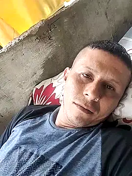 Snapshot of Somospareja1987 chatting on 10/21/25, 06:52 Somospareja1987 online show from 10/21/25, 06:52