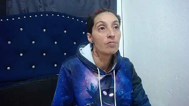 Snapshot of anyu1306 chatting on 12/15/24, 06:07 anyu1306 online show from 12/15/24, 06:07