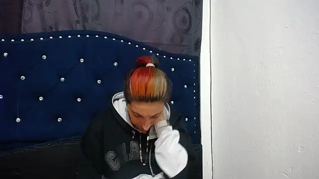 Snapshot of anyu1306 chatting on 12/17/24, 12:22 anyu1306 online show from 12/17/24, 12:22