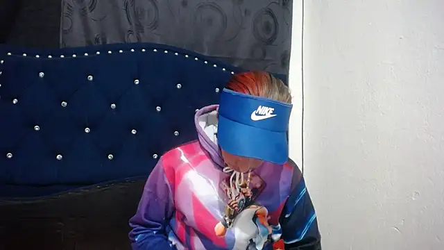 Snapshot of anyu1306 chatting on 12/29/24, 02:38 anyu1306 online show from 12/29/24, 02:38