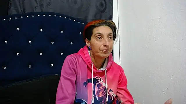 Snapshot of anyu1306 chatting on 01/06/25, 02:37 anyu1306 online show from 01/06/25, 02:37