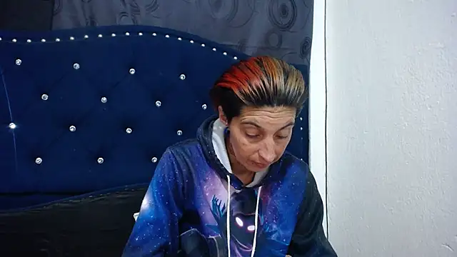 Snapshot of anyu1306 chatting on 01/17/25, 05:00 anyu1306 online show from 01/17/25, 05:00