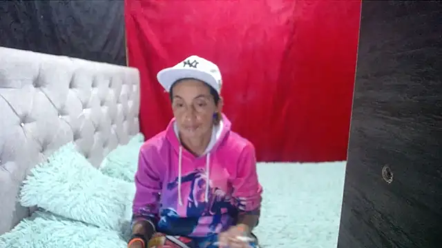 Snapshot of anyu1306 chatting on 10/09/25, 10:41 anyu1306 online show from 10/09/25, 10:41