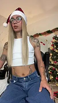 Snapshot of Miss_sagitario chatting on 12/17/25, 12:11 Miss sagitario online show from 12/17/25, 12:11