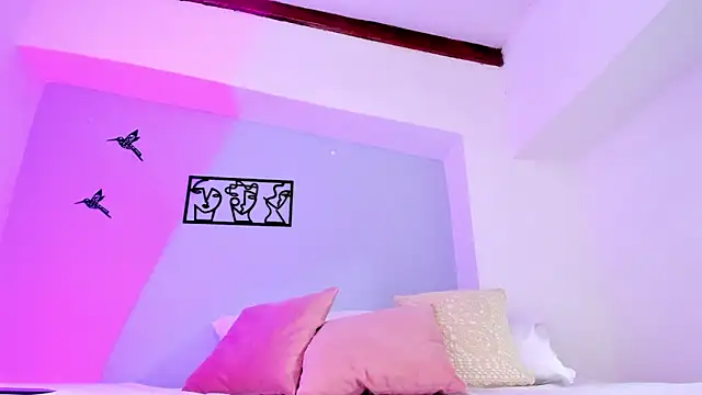 Snapshot of Laura_Torres18 chatting on 02/13/25, 08:45 Laura Torres18 online show from 02/13/25, 08:45