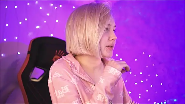 ReiYosimoto online show from 12/13/24, 03:11