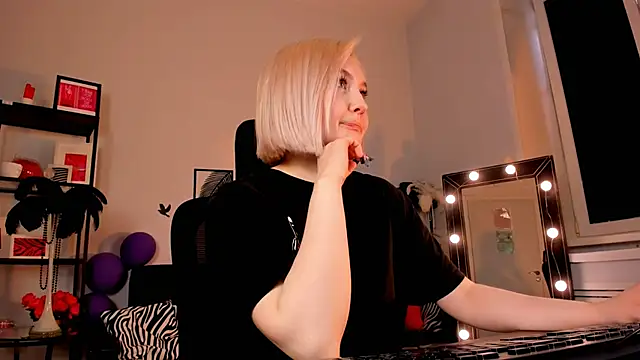 ReiYosimoto online show from 01/18/25, 11:32