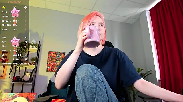 ReiYosimoto online show from 10/05/25, 11:41