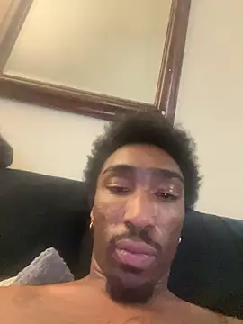 Snapshot of LawrenceBanques chatting on 02/11/25, 05:07 LawrenceBanques online show from 02/11/25, 05:07