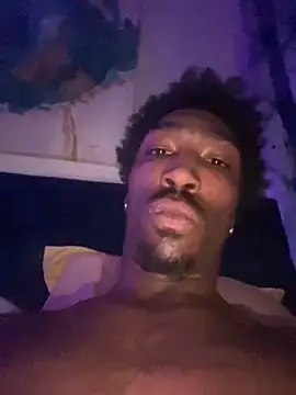 Snapshot of LawrenceBanques chatting on 02/15/25, 06:44 LawrenceBanques online show from 02/15/25, 06:44