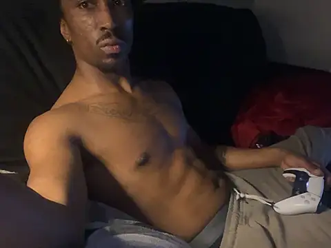 Snapshot of LawrenceBanques chatting on 03/19/25, 02:59 LawrenceBanques online show from 03/19/25, 02:59